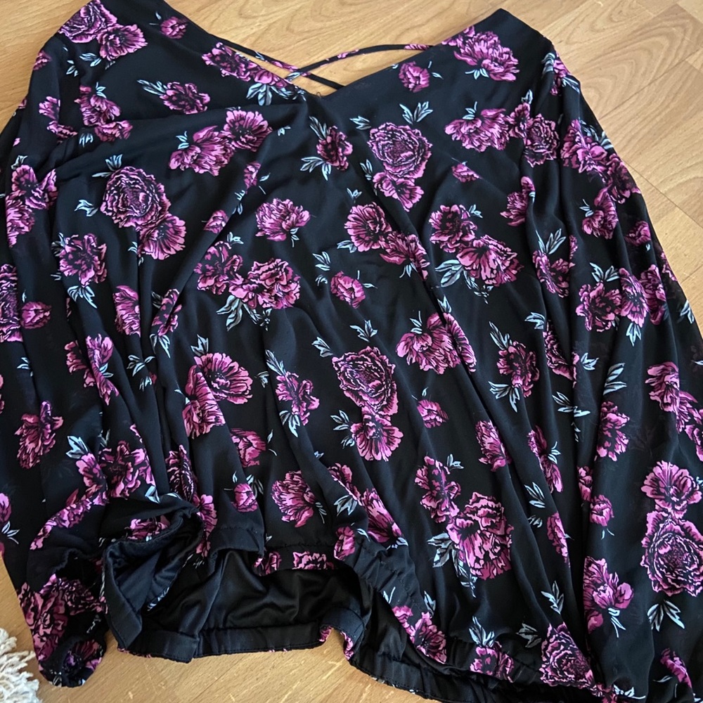 Floral Blouse with upper back Cross Detail